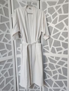 Bellagio Hotel Casino Embroidered White Waffle Robe Cotton/Poly OSFA Unisex